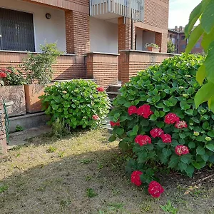 Grande Milano Linate Airport , Peschiera Borromeo Italia